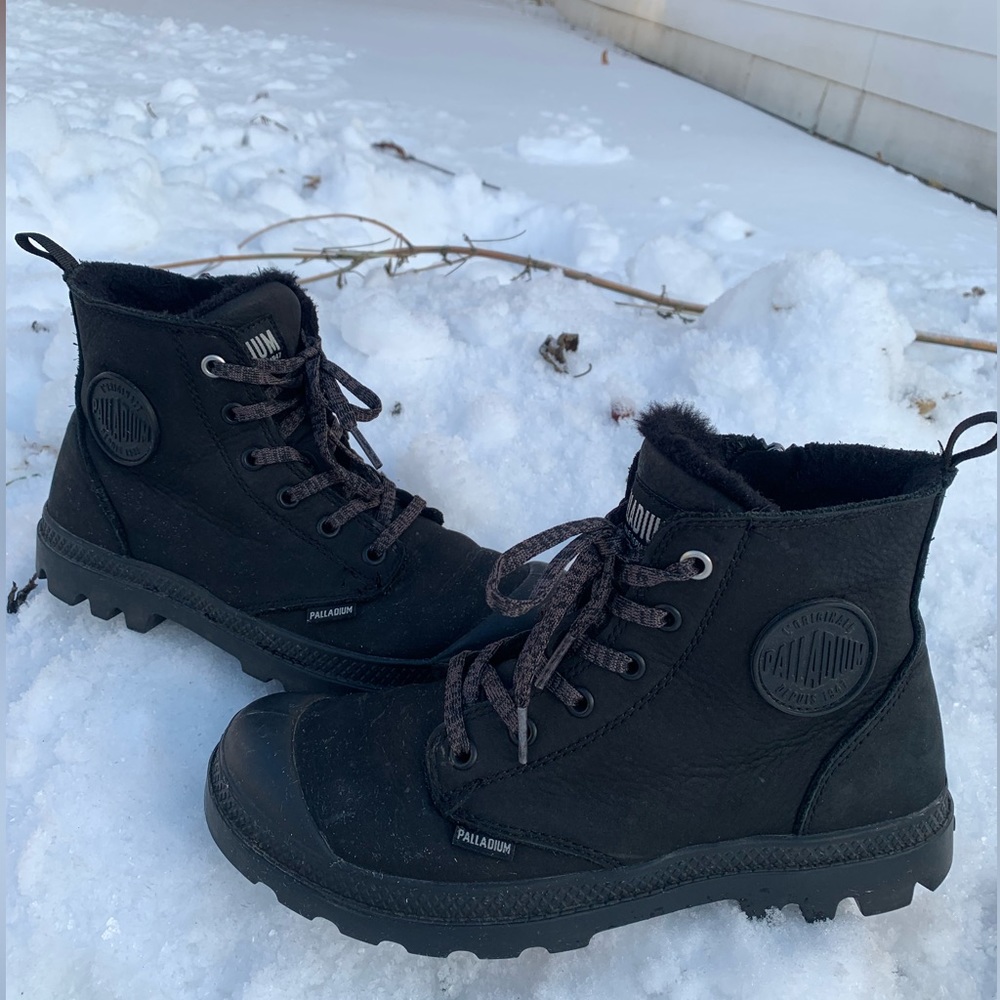 Women’s palladium fur lined boots 7.5